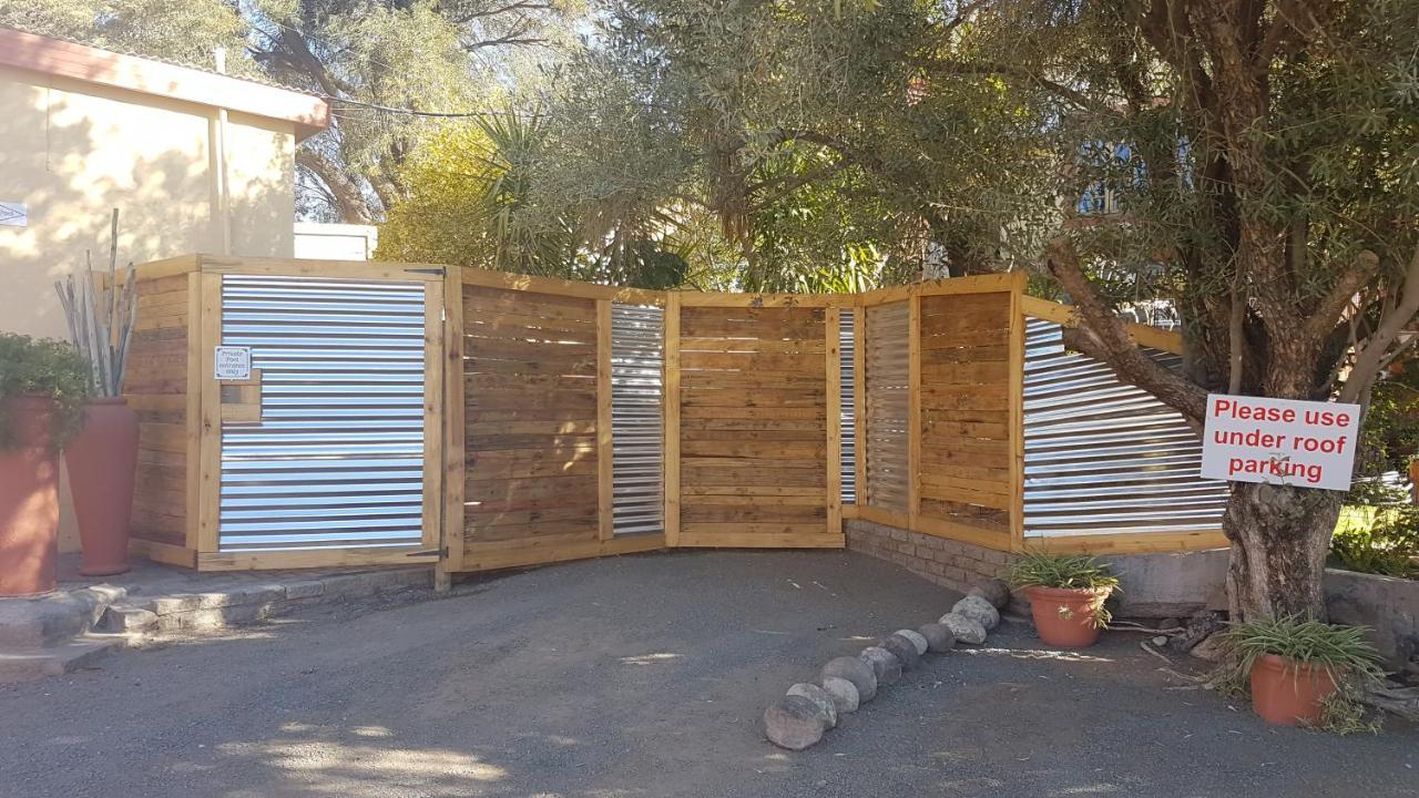 Larochelle Guesthouse Keetmanshoop Exterior photo
